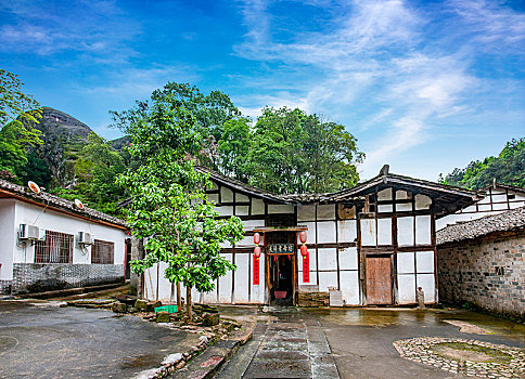 than tai du doan mien nam