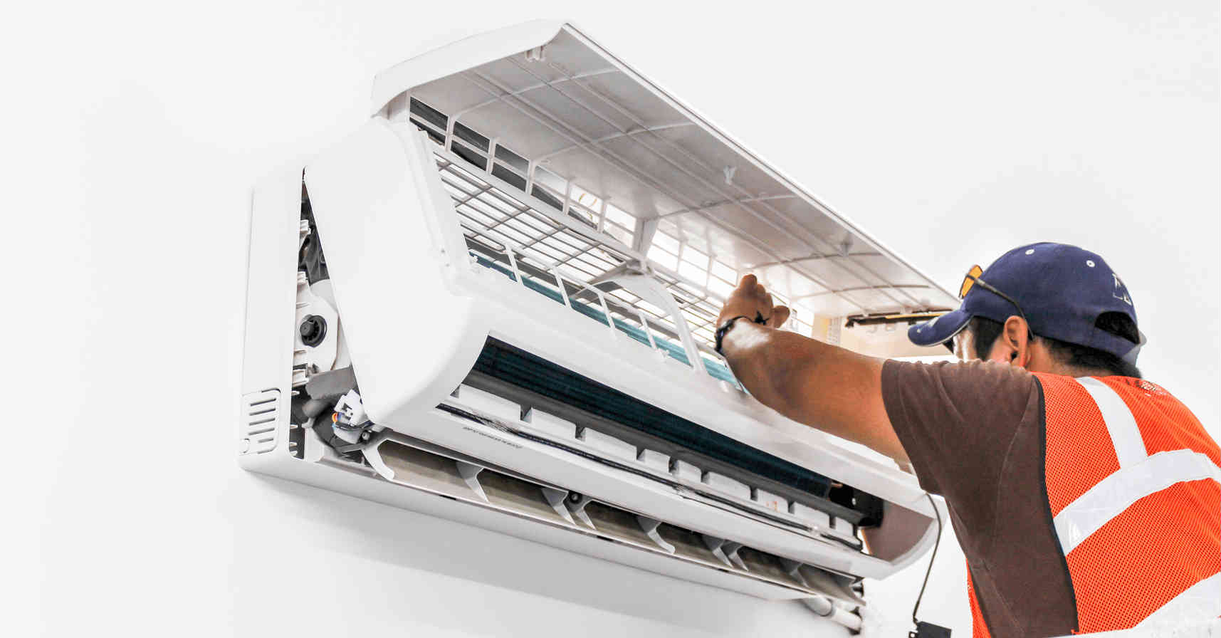 Tháo Lắp di dời Máy lạnh tại nhà Giá rẻ – Thợ lắp đặt nhanh